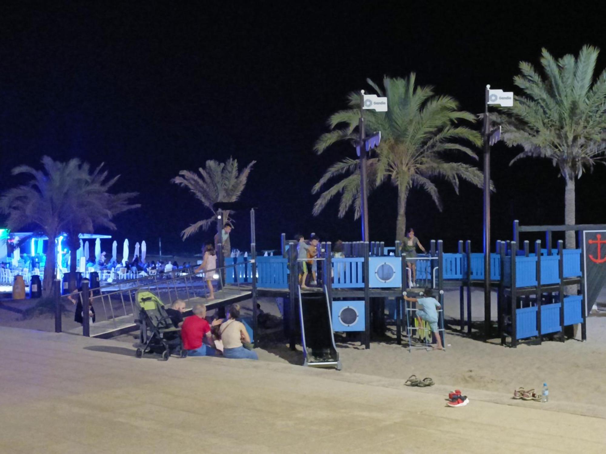 Mare De Deu, Vivienda Vacacional Para Familias Y Mayores De 25 Anos En El Grao De Gandia-Playa Playa de Gandia Eksteriør bilde