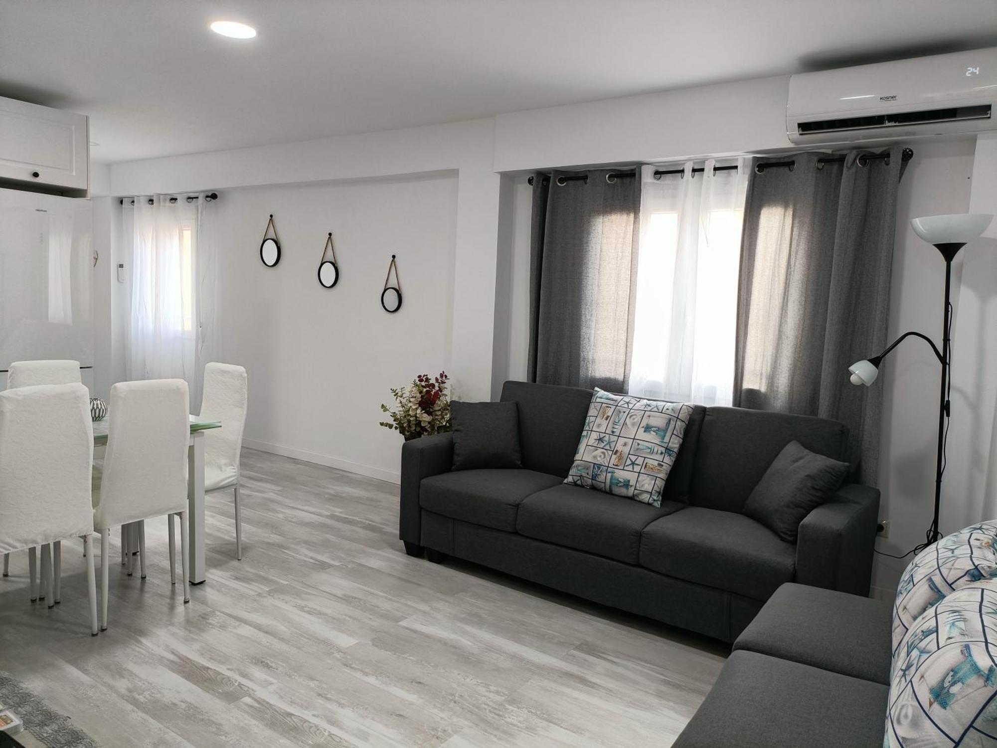Mare De Deu, Vivienda Vacacional Para Familias Y Mayores De 25 Anos En El Grao De Gandia-Playa Playa de Gandia Eksteriør bilde